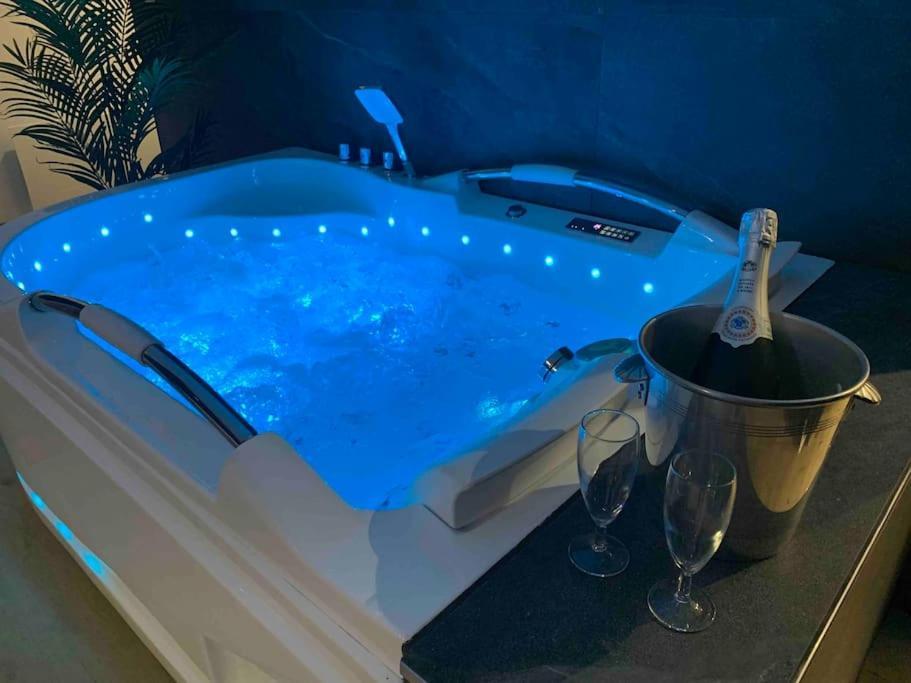 La Suite Saphir - Spa Privatif Нанси Экстерьер фото